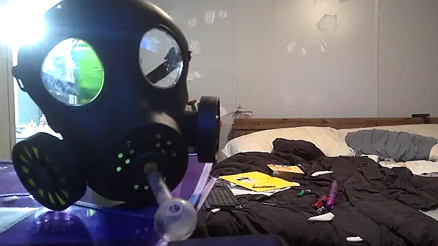 Snapshot of Bi_curious86 chatting on October 26, 2025, 1:11 am Bi curious86 online show from October 26, 2025, 1:11 am