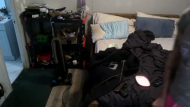 Snapshot of Bi_curious86 chatting on November 4, 2025, 5:01 pm Bi curious86 online show from November 4, 2025, 5:01 pm