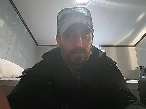 Snapshot of Bi_curious86 chatting on November 8, 2025, 6:51 pm Bi curious86 online show from November 8, 2025, 6:51 pm