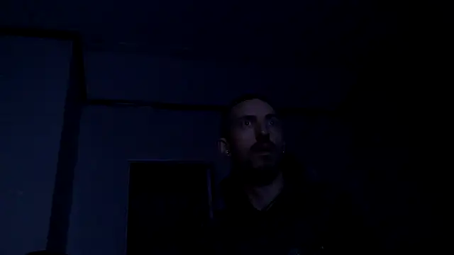 Snapshot of Bi_curious86 chatting on December 2, 2025, 8:41 am Bi curious86 online show from December 2, 2025, 8:41 am