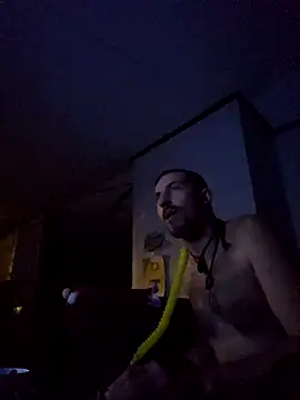 Snapshot of Bi_curious86 chatting on December 3, 2025, 9:29 am Bi curious86 online show from December 3, 2025, 9:29 am