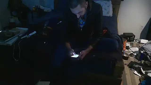 Snapshot of Bi_curious86 chatting on January 17, 2026, 3:55 am Bi curious86 online show from January 17, 2026, 3:55 am