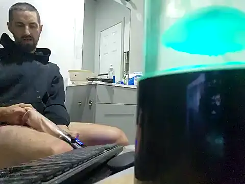 Snapshot of Bi_curious86 chatting on February 14, 2026, 2:03 pm Bi curious86 online show from February 14, 2026, 2:03 pm