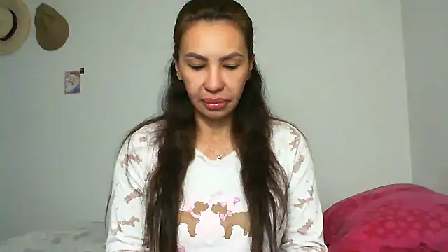 Snapshot of salome__milf chatting on October 9, 2025, 4:10 am salome milf online show from October 9, 2025, 4:10 am