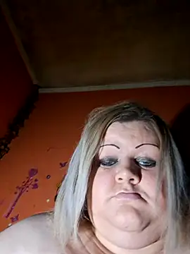 ducicsajsziii online show from March 5, 2026, 9:33 pm