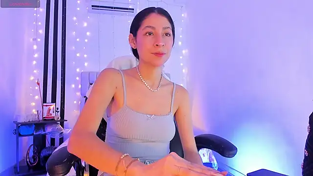 Gorgeous Team online show from April 28, 2026, 9:09 pm