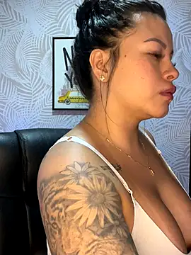 Snapshot of sexyyykloee chatting on October 4, 2025, 7:23 pm sexyyykloee online show from October 4, 2025, 7:23 pm