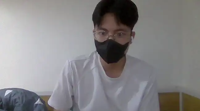 Snapshot of Gwencloudy chatting on March 16, 2025, 10:00 am Gwencloudy online show from March 16, 2025, 10:00 am