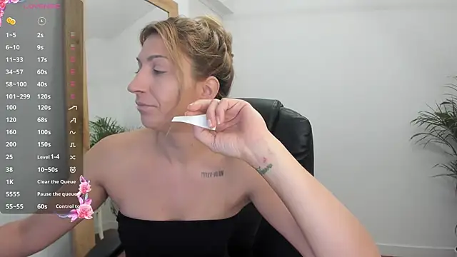 Snapshot of sofiah_ chatting on February 10, 2025, 4:41 am sofiah online show from February 10, 2025, 4:41 am