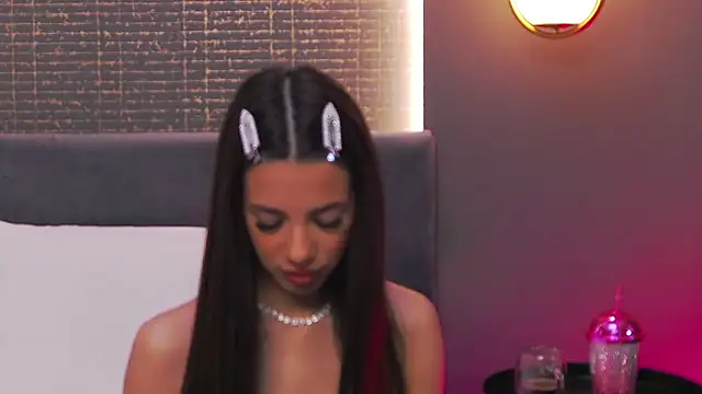 Snapshot of LaraKent chatting on February 5, 2025, 8:25 pm LaraKent online show from February 5, 2025, 8:25 pm