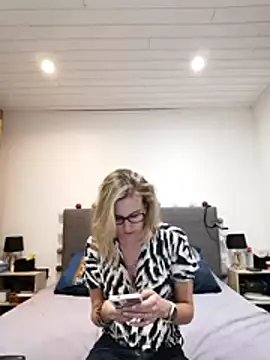 Snapshot of Madame_Callie chatting on July 12, 2026, 8:22 pm Madame Callie online show from July 12, 2026, 8:22 pm