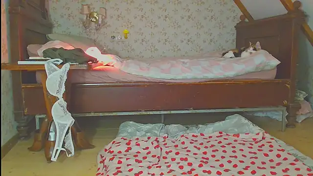 Snapshot of RubyLynxx chatting on December 7, 2024, 3:19 pm RubyLynxx online show from December 7, 2024, 3:19 pm