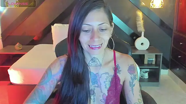 dark gotica online show from May 9, 2026, 12:32 pm