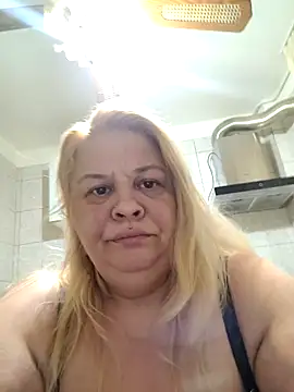 Snapshot of AriannaMilf chatting on May 27, 2026, 8:17 pm AriannaMilf online show from May 27, 2026, 8:17 pm