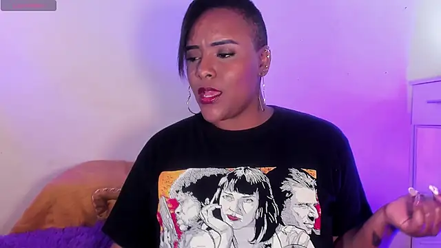 Snapshot of DianaBrownXX chatting on January 20, 2025, 5:15 am DianaBrownXX online show from January 20, 2025, 5:15 am