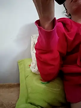 Snapshot of bruna_safadinhaa chatting on November 8, 2025, 3:45 pm bruna safadinhaa online show from November 8, 2025, 3:45 pm