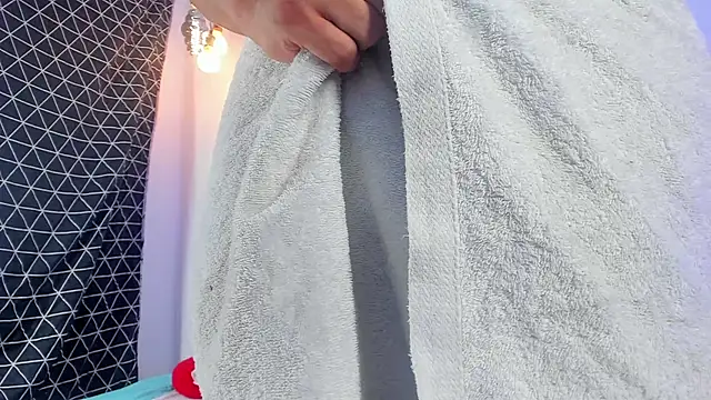 Juan Castano online show from March 20, 2025, 7:14 am