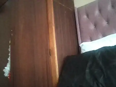 ShooingBunch online show from October 6, 2025, 8:12 am