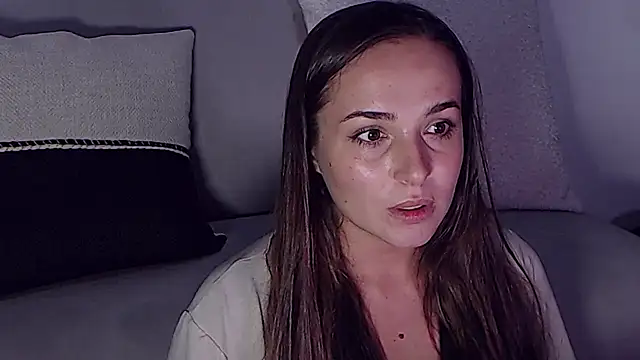 Snapshot of MeIisaLove chatting on February 1, 2025, 10:02 pm MeIisaLove online show from February 1, 2025, 10:02 pm