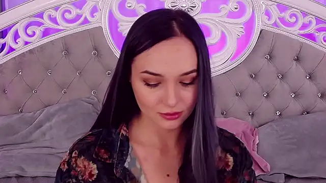 Snapshot of MeIisaLove chatting on March 6, 2025, 7:10 pm MeIisaLove online show from March 6, 2025, 7:10 pm