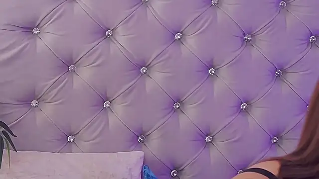 Snapshot of MeIisaLove chatting on September 17, 2025, 8:21 pm MeIisaLove online show from September 17, 2025, 8:21 pm