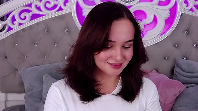 Snapshot of MeIisaLove chatting on November 9, 2025, 3:10 pm MeIisaLove online show from November 9, 2025, 3:10 pm