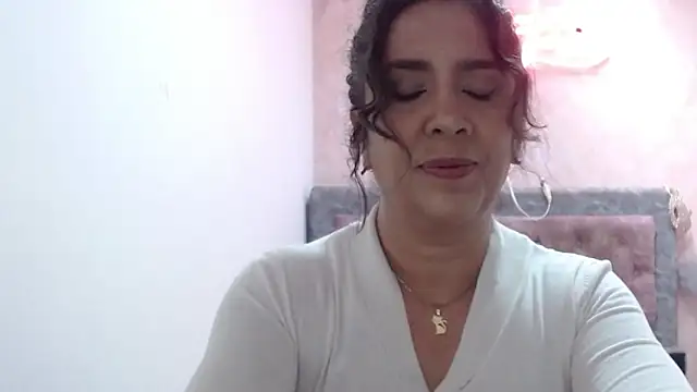 Snapshot of Victoria_meester chatting on June 17, 2026, 1:56 pm Victoria meester online show from June 17, 2026, 1:56 pm