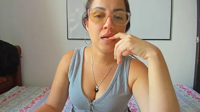 squirttati33 online show from July 27, 2026, 4:03 pm