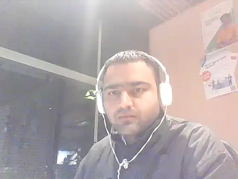 Snapshot of JohnBond009 chatting on January 17, 2025, 5:19 pm JohnBond009 online show from January 17, 2025, 5:19 pm