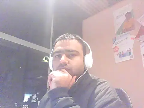 Snapshot of JohnBond009 chatting on January 24, 2025, 6:25 pm JohnBond009 online show from January 24, 2025, 6:25 pm
