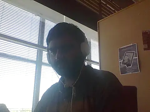 Snapshot of JohnBond009 chatting on June 18, 2026, 1:48 pm JohnBond009 online show from June 18, 2026, 1:48 pm