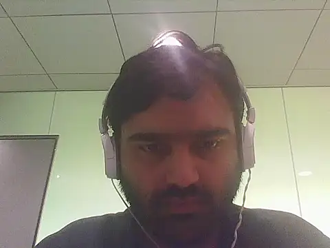 Snapshot of JohnBond009 chatting on June 19, 2026, 7:45 am JohnBond009 online show from June 19, 2026, 7:45 am