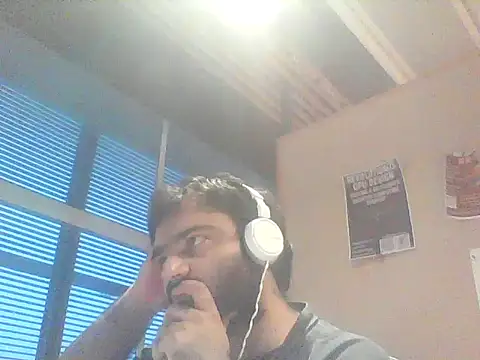 Snapshot of JohnBond009 chatting on June 24, 2026, 8:30 pm JohnBond009 online show from June 24, 2026, 8:30 pm