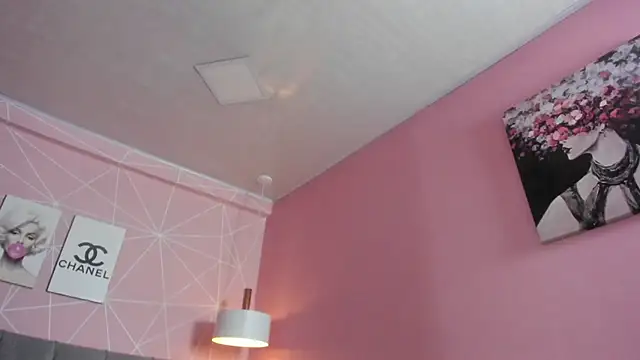 dolly zoe online show from January 5, 2026, 8:12 pm