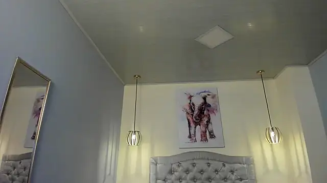 ayshel   online show from October 24, 2025, 2:52 am