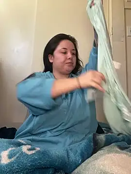 xocrybaby online show from January 5, 2025, 7:28 pm