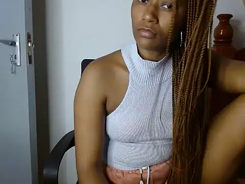Snapshot of savage_laura chatting on May 6, 2026, 11:04 am savage laura online show from May 6, 2026, 11:04 am