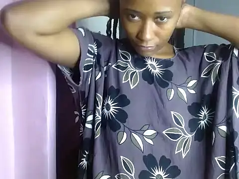 Snapshot of savage_laura chatting on June 5, 2026, 9:37 am savage laura online show from June 5, 2026, 9:37 am