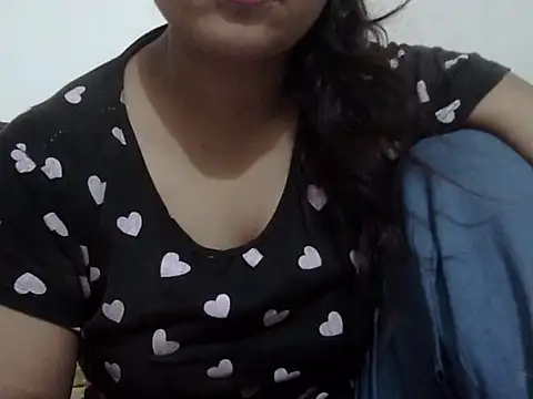 shekira99 online show from October 8, 2025, 7:55 pm