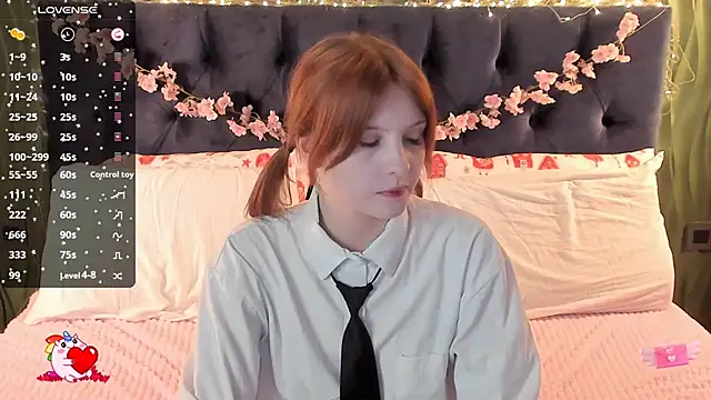 AliceLanley online show from December 14, 2025, 11:26 am