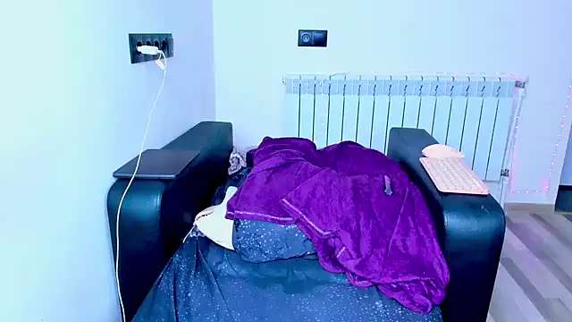 dollmore online show from October 11, 2025, 6:39 pm