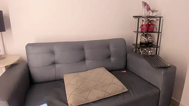 valerycolins online show from February 22, 2025, 2:17 am