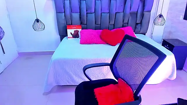 Snapshot of lucia_vonne_ chatting on January 13, 2026, 8:47 pm lucia vonne online show from January 13, 2026, 8:47 pm