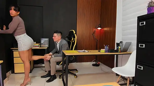 Snapshot of Office_Naughty_Girl chatting on December 7, 2024, 7:10 pm Office Naughty Girl online show from December 7, 2024, 7:10 pm