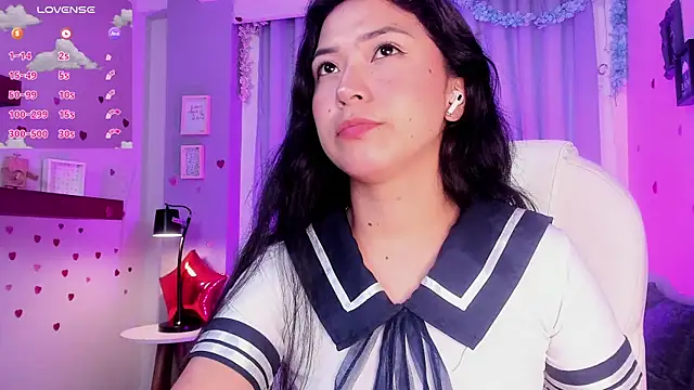 Snapshot of CoralineRicce_ chatting on March 14, 2025, 8:42 am CoralineRicce online show from March 14, 2025, 8:42 am