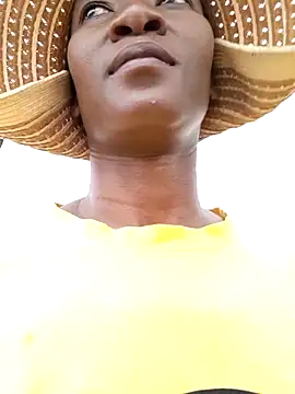 Snapshot of NikkiDickSavage chatting on February 20, 2026, 11:32 am NikkiDickSavage online show from February 20, 2026, 11:32 am