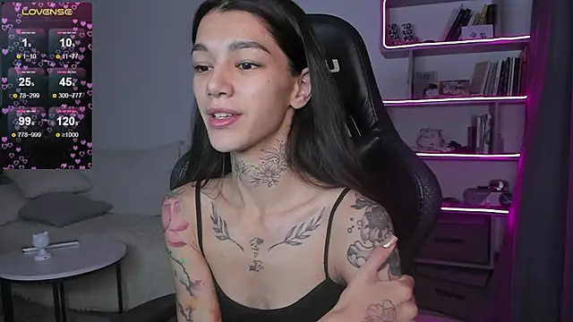 Snapshot of vinkitinkii chatting on December 21, 2024, 6:09 am vinkitinkii online show from December 21, 2024, 6:09 am