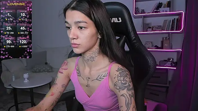 Snapshot of vinkitinkii chatting on December 24, 2024, 6:33 am vinkitinkii online show from December 24, 2024, 6:33 am