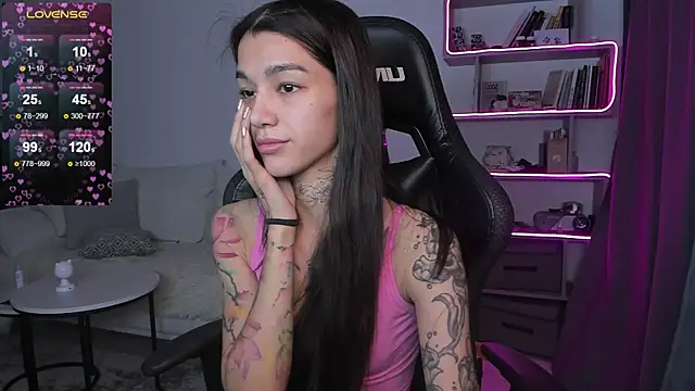 Snapshot of vinkitinkii chatting on December 24, 2024, 9:39 am vinkitinkii online show from December 24, 2024, 9:39 am