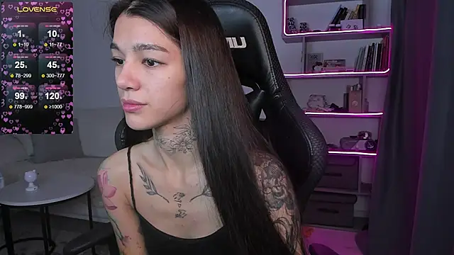 Snapshot of vinkitinkii chatting on December 25, 2024, 7:24 am vinkitinkii online show from December 25, 2024, 7:24 am